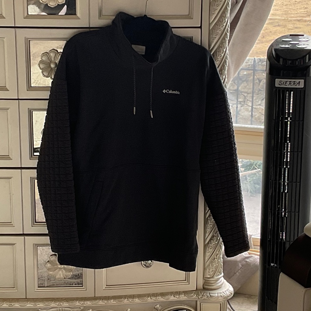 Columbia black pullover